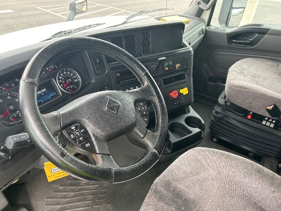 Sleeper Tractor-Heavy Duty Tractors-International-2019-LT625-Concord-NC-583,194\n\t\tmiles-$ 31,500 - Image 10