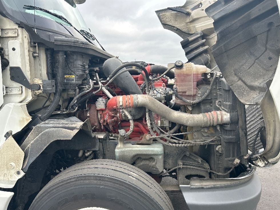 Sleeper Tractor-Heavy Duty Tractors-International-2019-LT625-Concord-NC-583,194\n\t\tmiles-$ 31,500 - Image 20