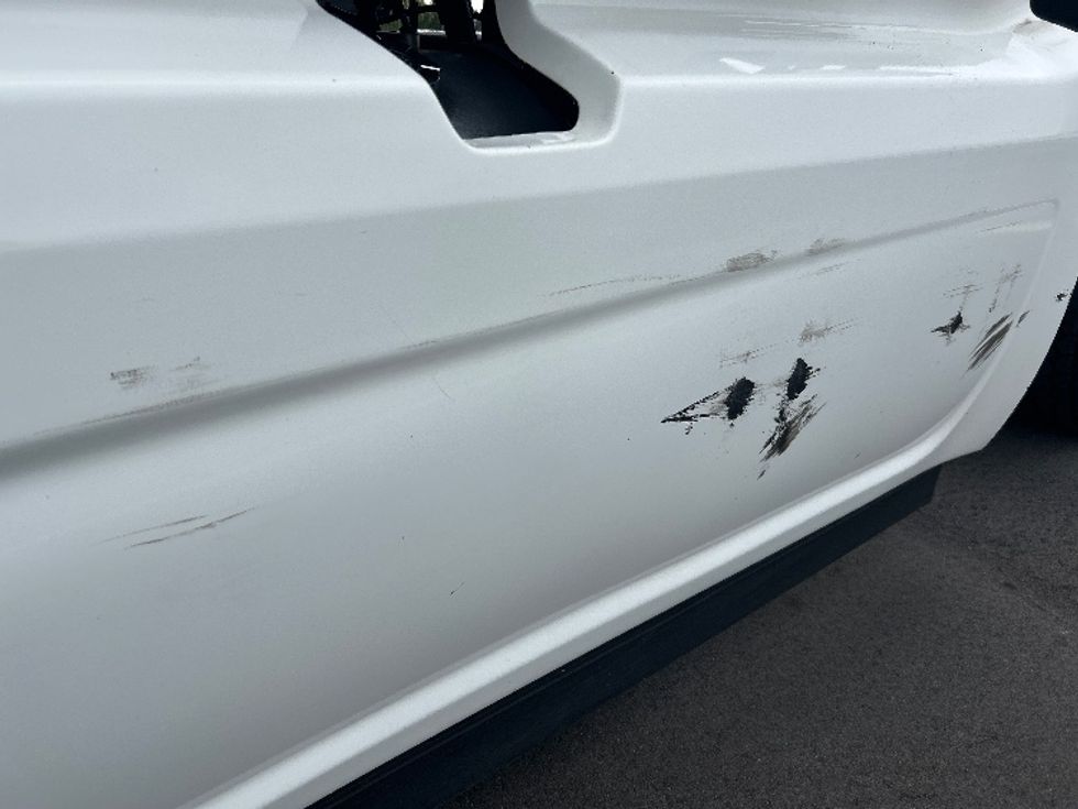 Sleeper Tractor-Heavy Duty Tractors-International-2019-LT625-Concord-NC-583,194\n\t\tmiles-$ 31,500 - Image 23