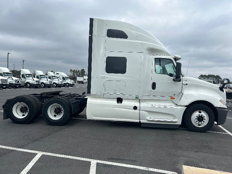 Sleeper Tractor-Heavy Duty Tractors-International-2019-LT625-Concord-NC-583,194\n\t\tmiles-$ 31,500 - Image 8