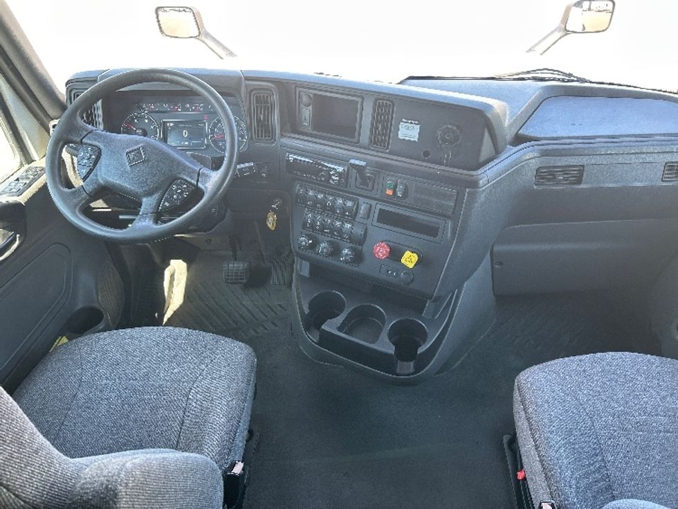 Sleeper Tractor-Heavy Duty Tractors-International-2019-LT625-Concord-NC-600,322\n\t\tmiles-$ 36,500 - Image 12