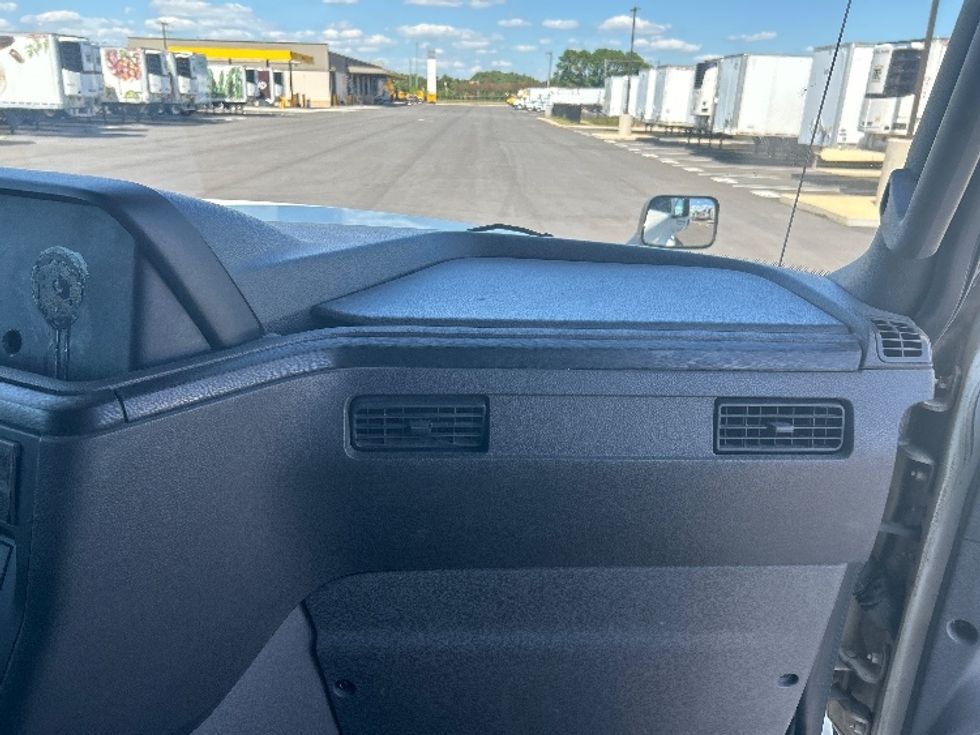 Sleeper Tractor-Heavy Duty Tractors-International-2019-LT625-Concord-NC-600,322\n\t\tmiles-$ 36,500 - Image 14