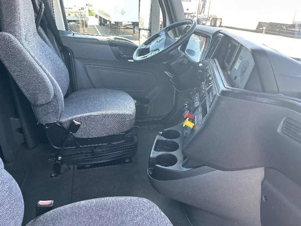 Sleeper Tractor-Heavy Duty Tractors-International-2019-LT625-Concord-NC-600,322\n\t\tmiles-$ 36,500 - Image 15