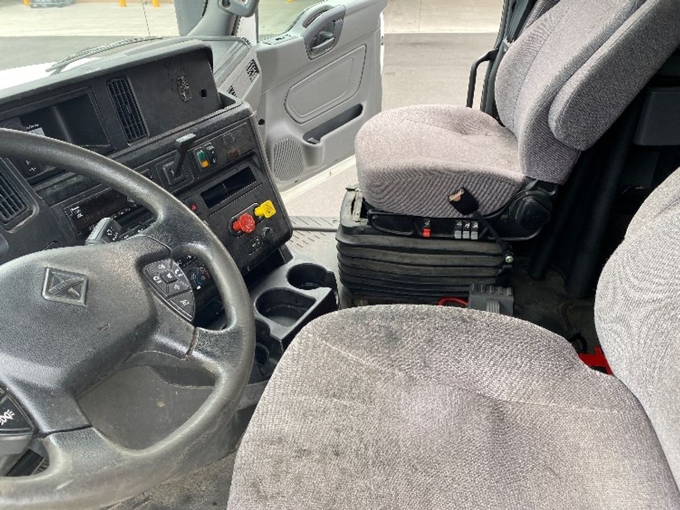 Sleeper Tractor-Heavy Duty Tractors-International-2019-LT625-Concord-NC-601,112\n\t\tmiles-$ 40,500 - Image 10