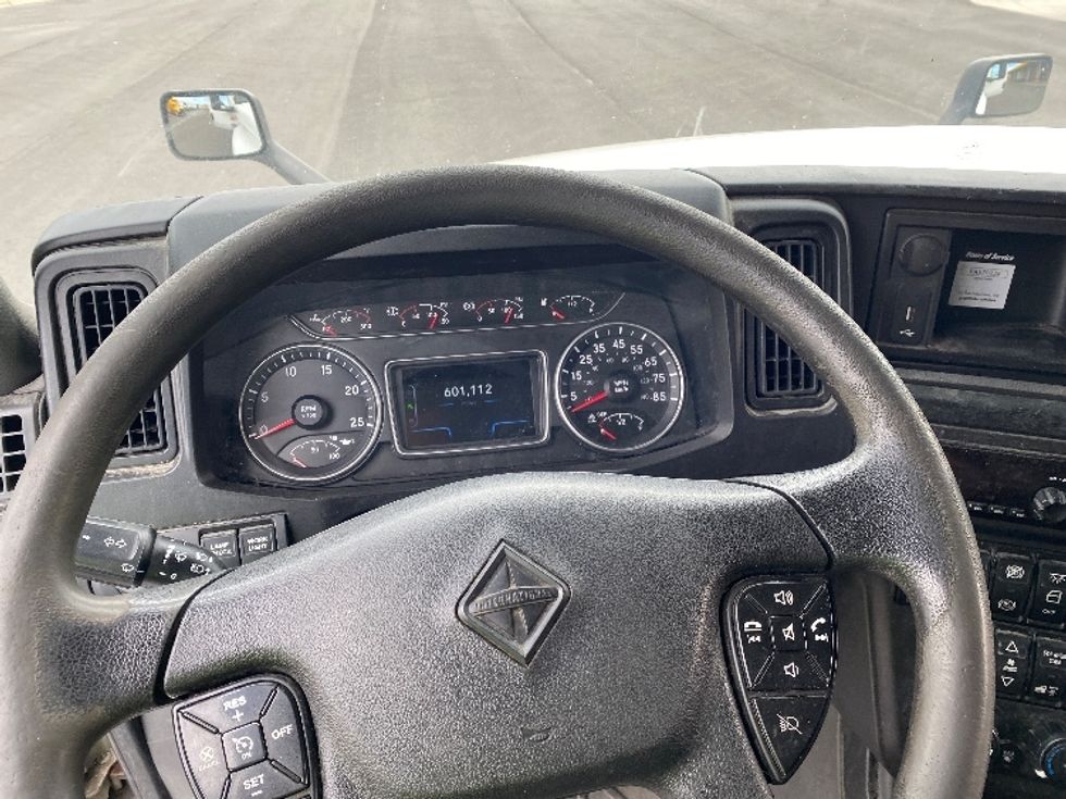 Sleeper Tractor-Heavy Duty Tractors-International-2019-LT625-Concord-NC-601,112\n\t\tmiles-$ 40,500 - Image 11