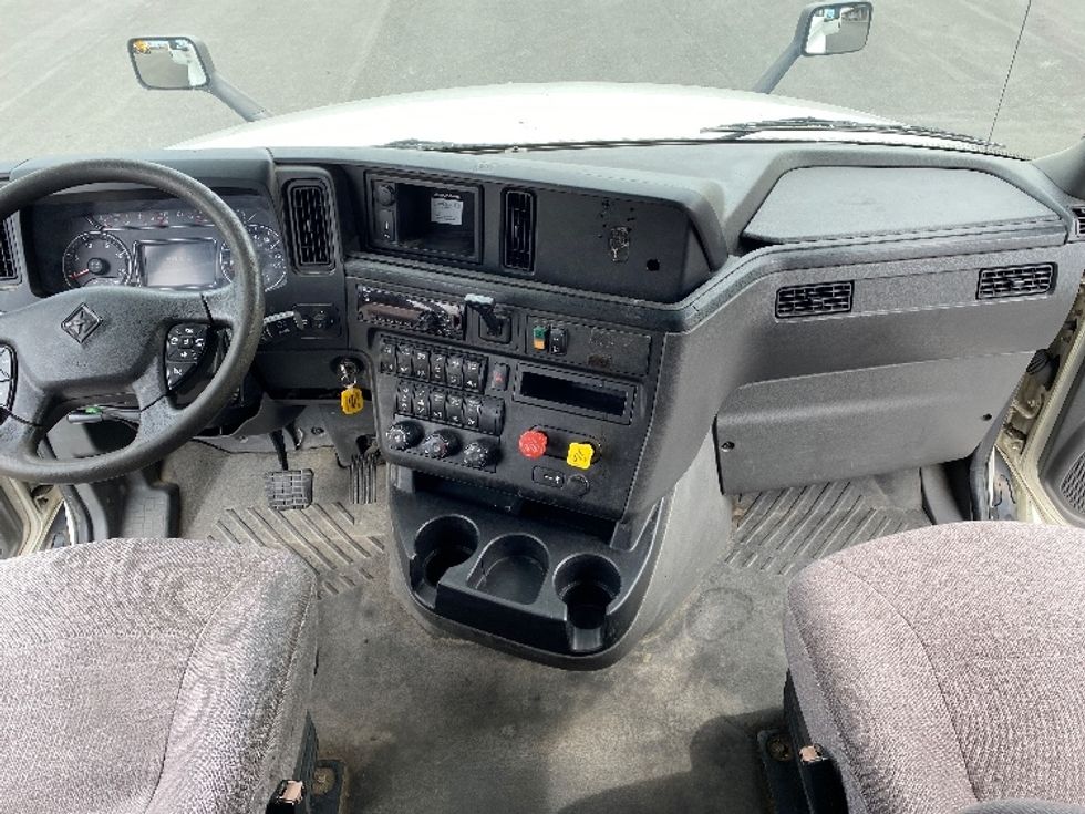 Sleeper Tractor-Heavy Duty Tractors-International-2019-LT625-Concord-NC-601,112\n\t\tmiles-$ 40,500 - Image 12
