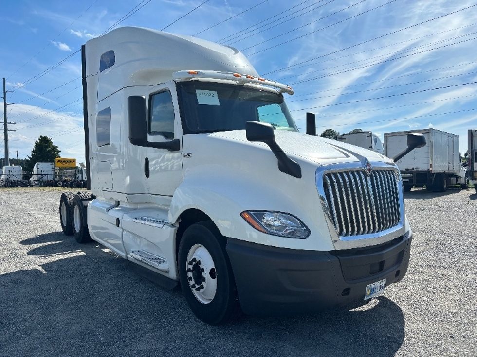 Sleeper Tractor-Heavy Duty Tractors-International-2019-LT625-Concord-NC-616,815\n\t\tmiles-$ 37,750 - Image 1