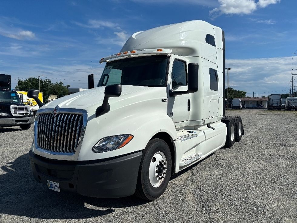 Sleeper Tractor-Heavy Duty Tractors-International-2019-LT625-Concord-NC-616,815\n\t\tmiles-$ 37,750 - Image 3