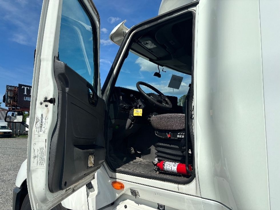 Sleeper Tractor-Heavy Duty Tractors-International-2019-LT625-Concord-NC-616,815\n\t\tmiles-$ 37,750 - Image 9