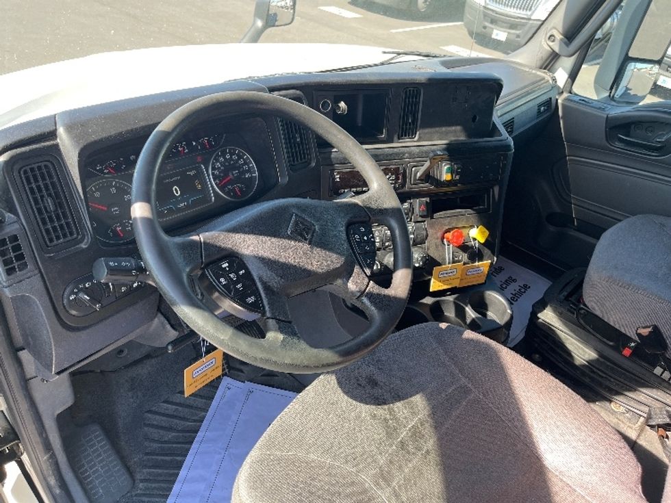 Sleeper Tractor-Heavy Duty Tractors-International-2019-LT625-Concord-NC-622,306\n\t\tmiles-$ 36,250 - Image 10