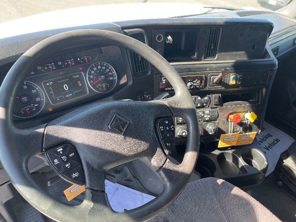 Sleeper Tractor-Heavy Duty Tractors-International-2019-LT625-Concord-NC-622,306\n\t\tmiles-$ 36,250 - Image 11