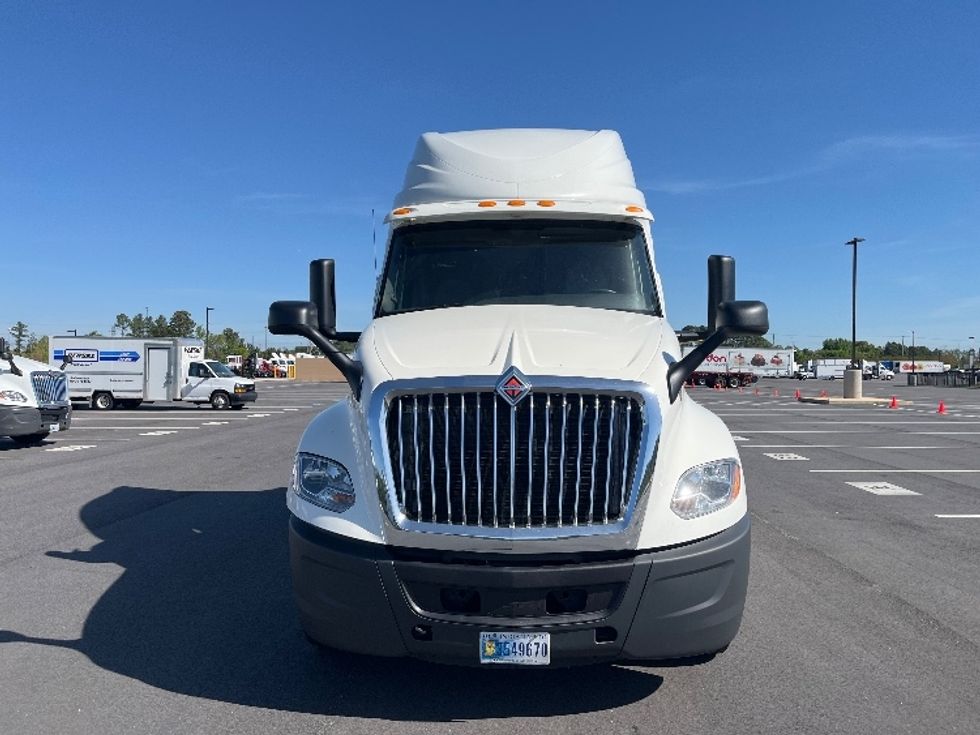 Sleeper Tractor-Heavy Duty Tractors-International-2019-LT625-Concord-NC-622,306\n\t\tmiles-$ 36,250 - Image 2