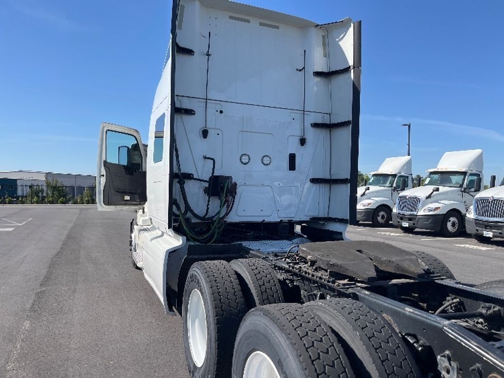 Sleeper Tractor-Heavy Duty Tractors-International-2019-LT625-Concord-NC-622,306\n\t\tmiles-$ 36,250 - Image 22