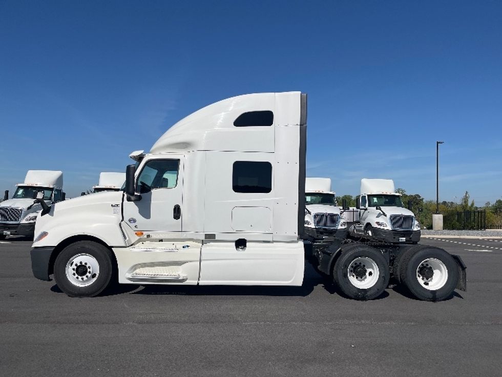 Sleeper Tractor-Heavy Duty Tractors-International-2019-LT625-Concord-NC-622,306\n\t\tmiles-$ 36,250 - Image 4