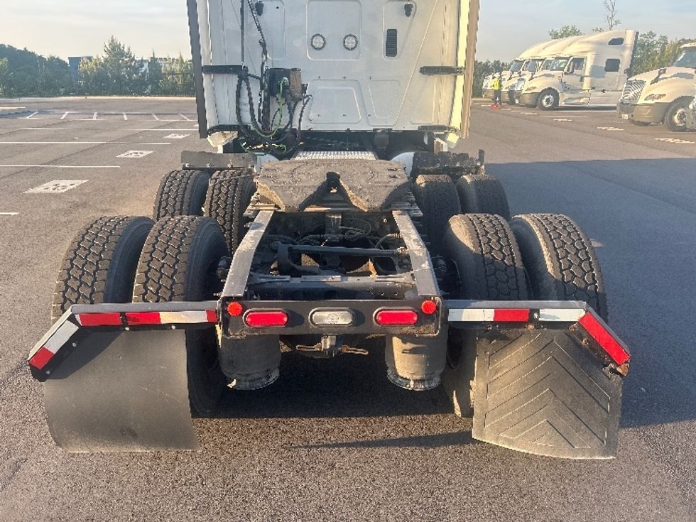 Sleeper Tractor-Heavy Duty Tractors-International-2019-LT625-Concord-NC-651,343\n\t\tmiles-$ 31,500 - Image 6