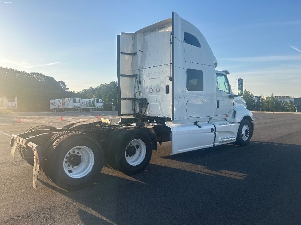 Sleeper Tractor-Heavy Duty Tractors-International-2019-LT625-Concord-NC-651,343\n\t\tmiles-$ 31,500 - Image 7