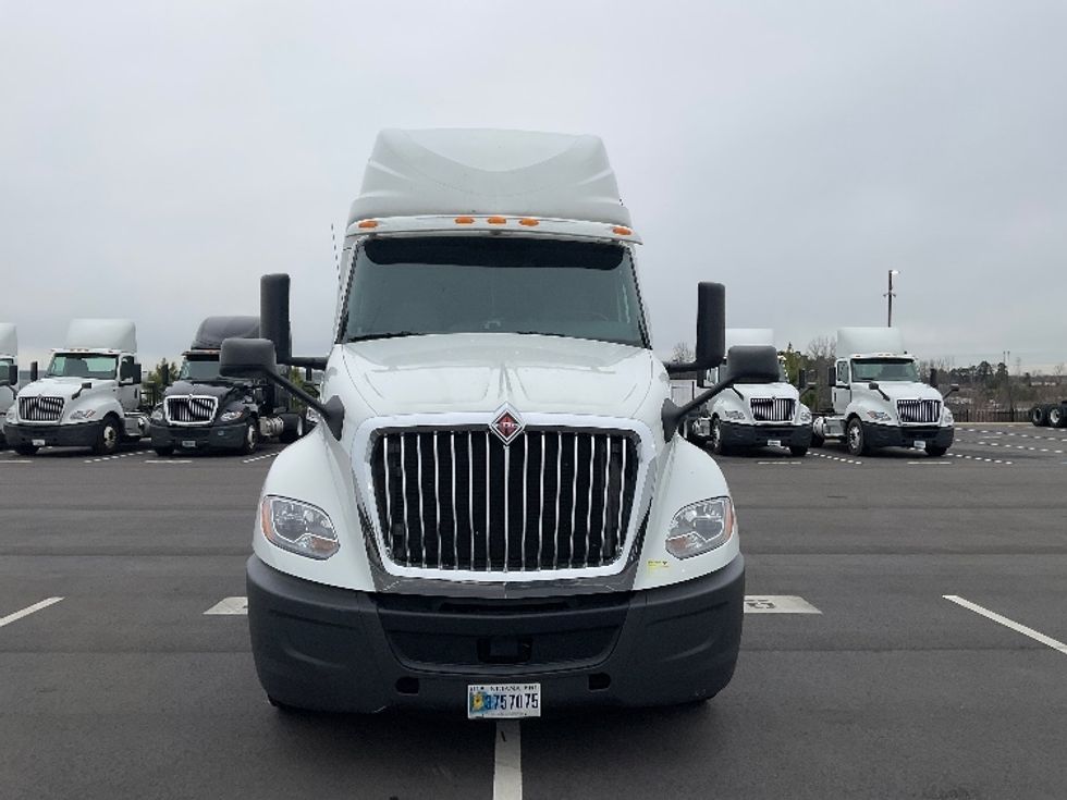 Sleeper Tractor-Heavy Duty Tractors-International-2019-LT625-Concord-NC-654,535\n\t\tmiles-$ 27,500 - Image 2