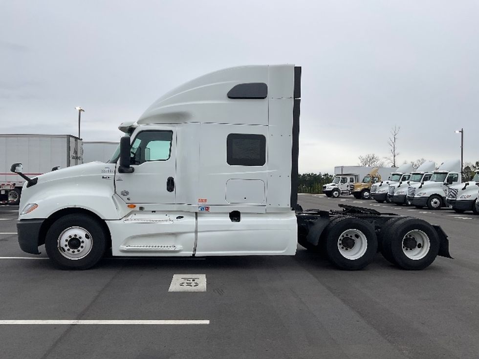 Sleeper Tractor-Heavy Duty Tractors-International-2019-LT625-Concord-NC-654,535\n\t\tmiles-$ 27,500 - Image 4
