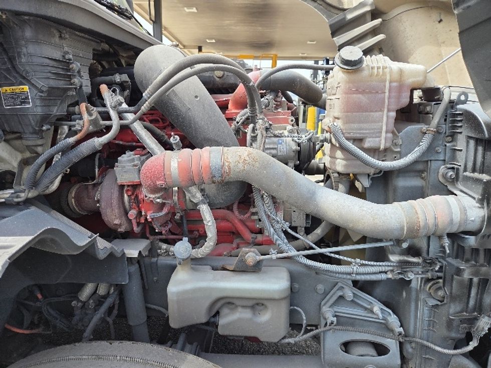 Sleeper Tractor-Heavy Duty Tractors-International-2019-LT625-Concord-NC-680,116\n\t\tmiles-$ 26,000 - Image 18