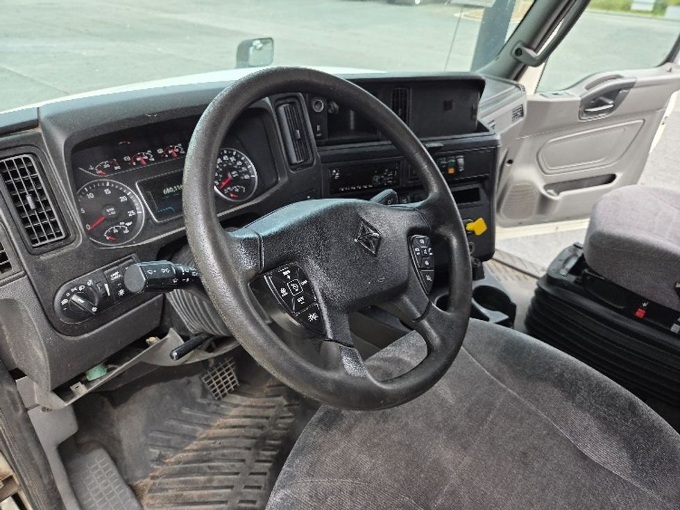 Sleeper Tractor-Heavy Duty Tractors-International-2019-LT625-Concord-NC-680,116\n\t\tmiles-$ 32,500 - Image 10