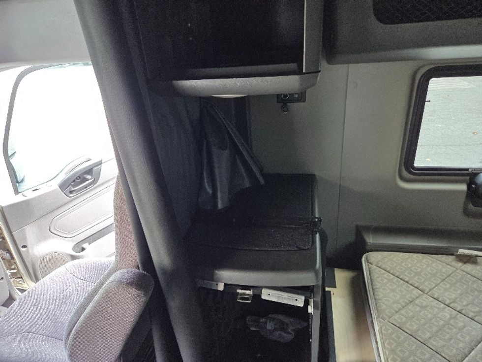 Sleeper Tractor-Heavy Duty Tractors-International-2019-LT625-Concord-NC-680,116\n\t\tmiles-$ 32,500 - Image 19