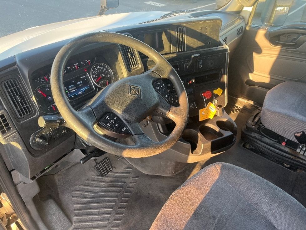 Sleeper Tractor-Heavy Duty Tractors-International-2019-LT625-Concord-NC-682,119\n\t\tmiles-$ 27,500 - Image 10