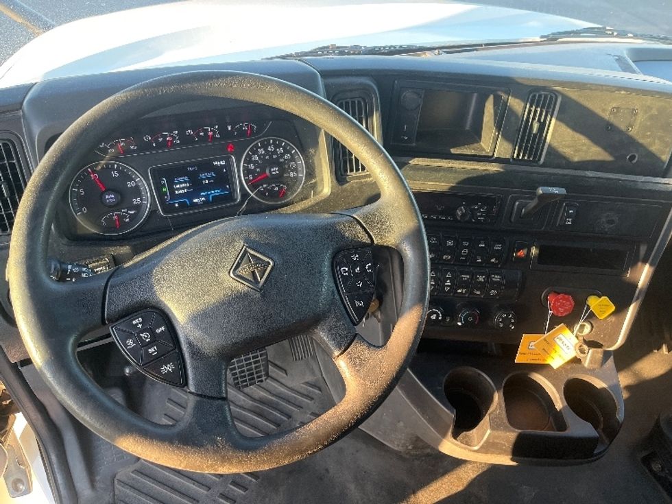 Sleeper Tractor-Heavy Duty Tractors-International-2019-LT625-Concord-NC-682,119\n\t\tmiles-$ 27,500 - Image 11