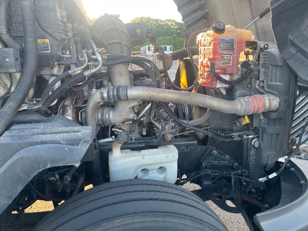 Sleeper Tractor-Heavy Duty Tractors-International-2019-LT625-Concord-NC-682,119\n\t\tmiles-$ 27,500 - Image 20