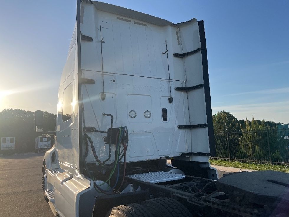 Sleeper Tractor-Heavy Duty Tractors-International-2019-LT625-Concord-NC-682,119\n\t\tmiles-$ 27,500 - Image 22