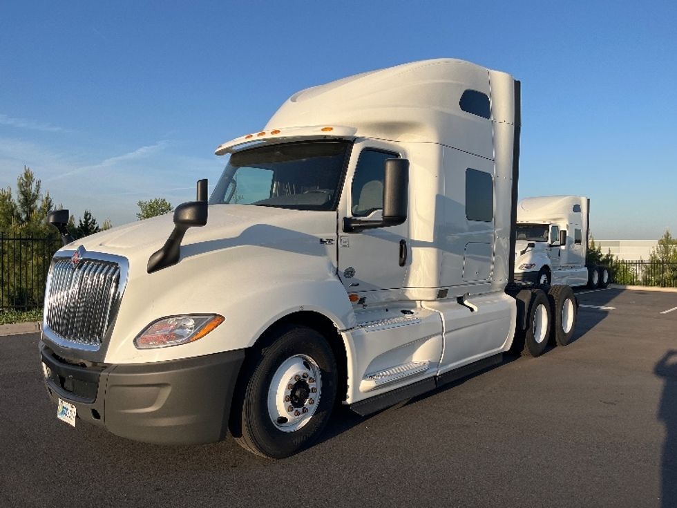 Sleeper Tractor-Heavy Duty Tractors-International-2019-LT625-Concord-NC-682,119\n\t\tmiles-$ 27,500 - Image 3