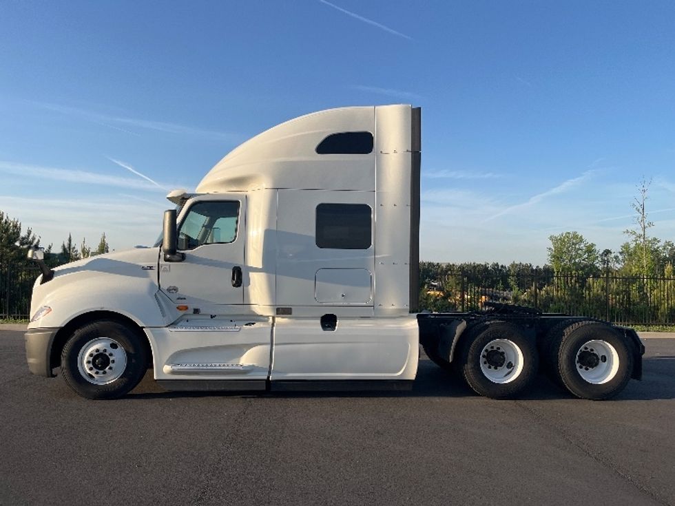 Sleeper Tractor-Heavy Duty Tractors-International-2019-LT625-Concord-NC-682,119\n\t\tmiles-$ 27,500 - Image 4