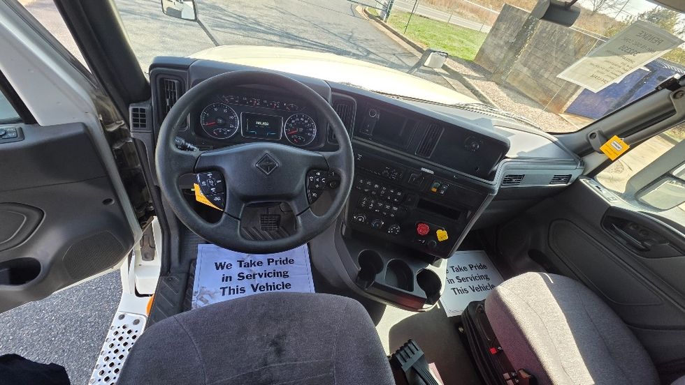 Sleeper Tractor-Heavy Duty Tractors-International-2019-LT625-Concord-NC-741,533\n\t\tmiles-$ 21,500 - Image 10