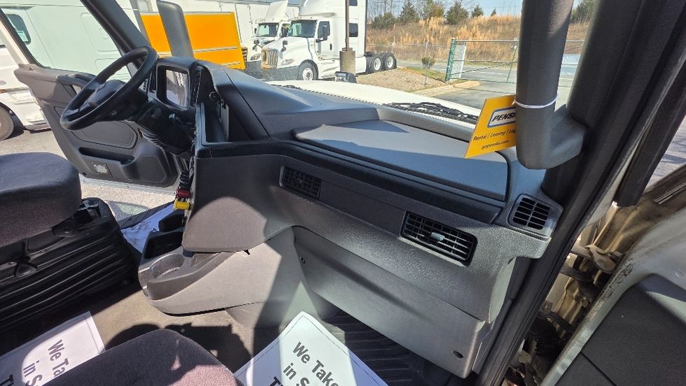 Sleeper Tractor-Heavy Duty Tractors-International-2019-LT625-Concord-NC-741,533\n\t\tmiles-$ 21,500 - Image 14