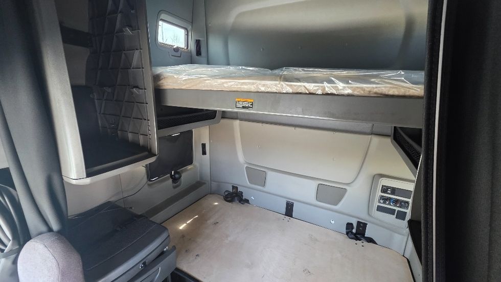 Sleeper Tractor-Heavy Duty Tractors-International-2019-LT625-Concord-NC-741,533\n\t\tmiles-$ 21,500 - Image 18