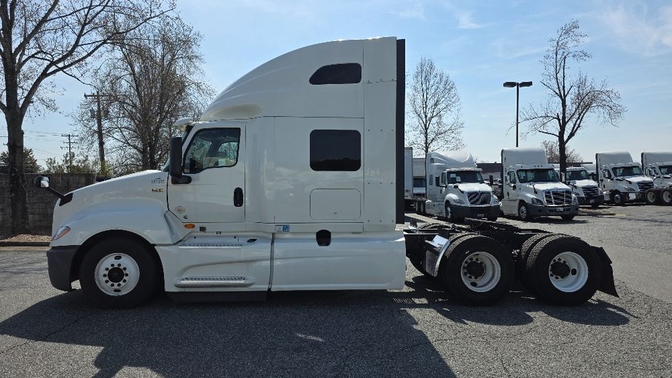 Sleeper Tractor-Heavy Duty Tractors-International-2019-LT625-Concord-NC-741,533\n\t\tmiles-$ 21,500 - Image 4