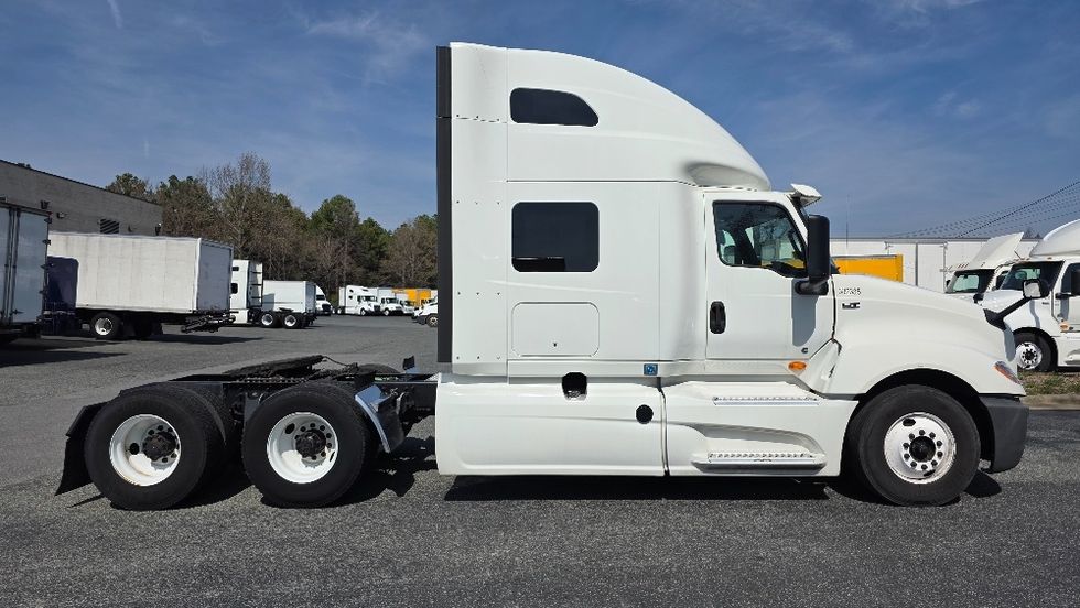 Sleeper Tractor-Heavy Duty Tractors-International-2019-LT625-Concord-NC-741,533\n\t\tmiles-$ 21,500 - Image 8