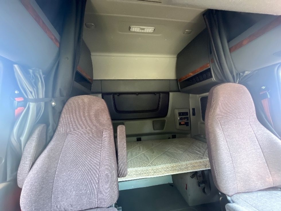 Sleeper Tractor-Heavy Duty Tractors-International-2019-LT625-Cranbury-NJ-478,205\n\t\tmiles-$ 47,750 - Image 16