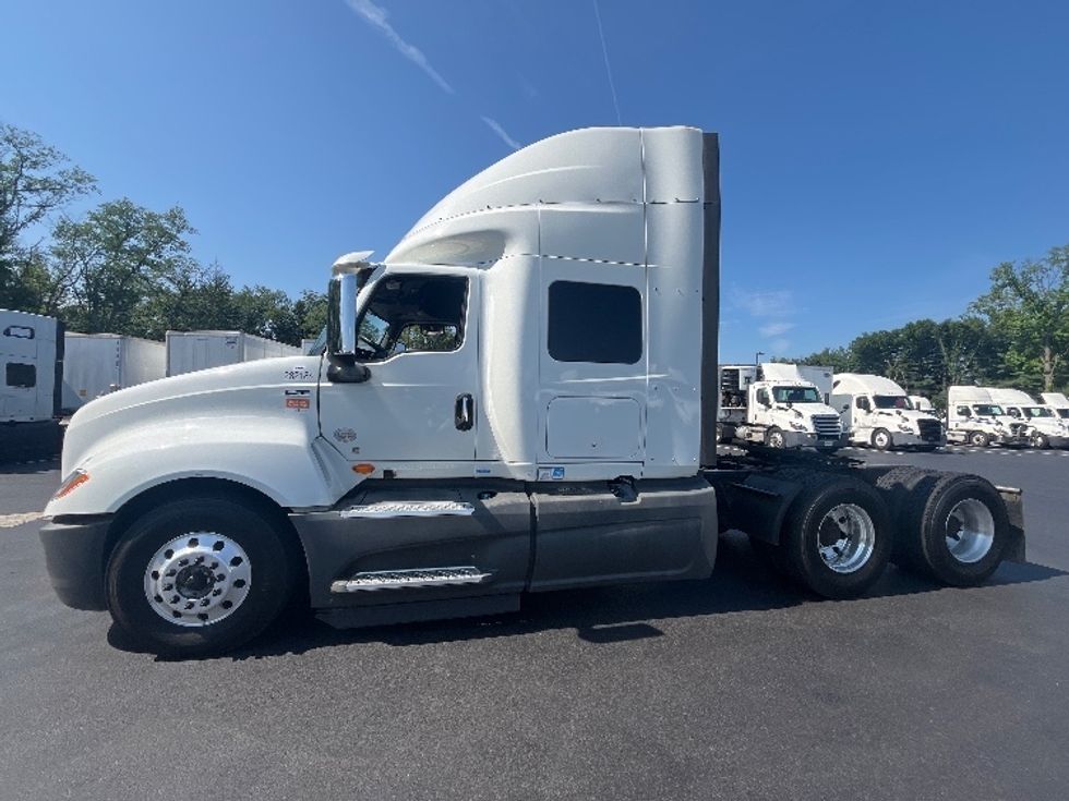 2019 International LT625 LT photo 4
