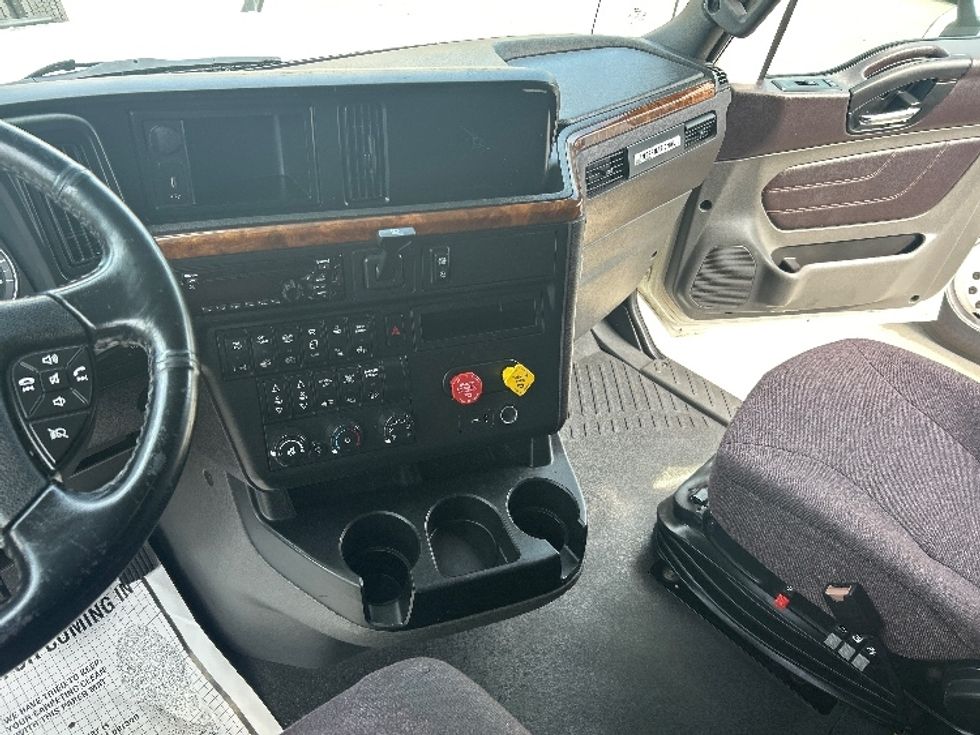 Sleeper Tractor-Heavy Duty Tractors-International-2019-LT625-Cranbury-NJ-547,207\n\t\tmiles-$ 44,000 - Image 11