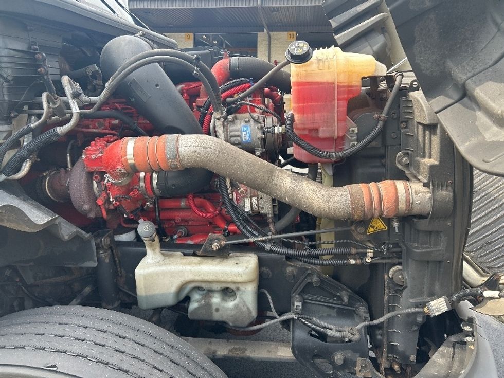 Sleeper Tractor-Heavy Duty Tractors-International-2019-LT625-Cranbury-NJ-547,207\n\t\tmiles-$ 44,000 - Image 18