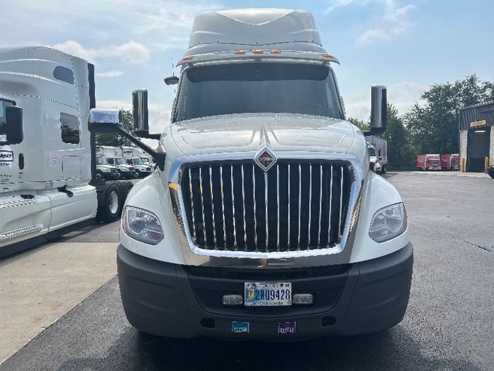 Sleeper Tractor-Heavy Duty Tractors-International-2019-LT625-Cranbury-NJ-547,207\n\t\tmiles-$ 44,000 - Image 2