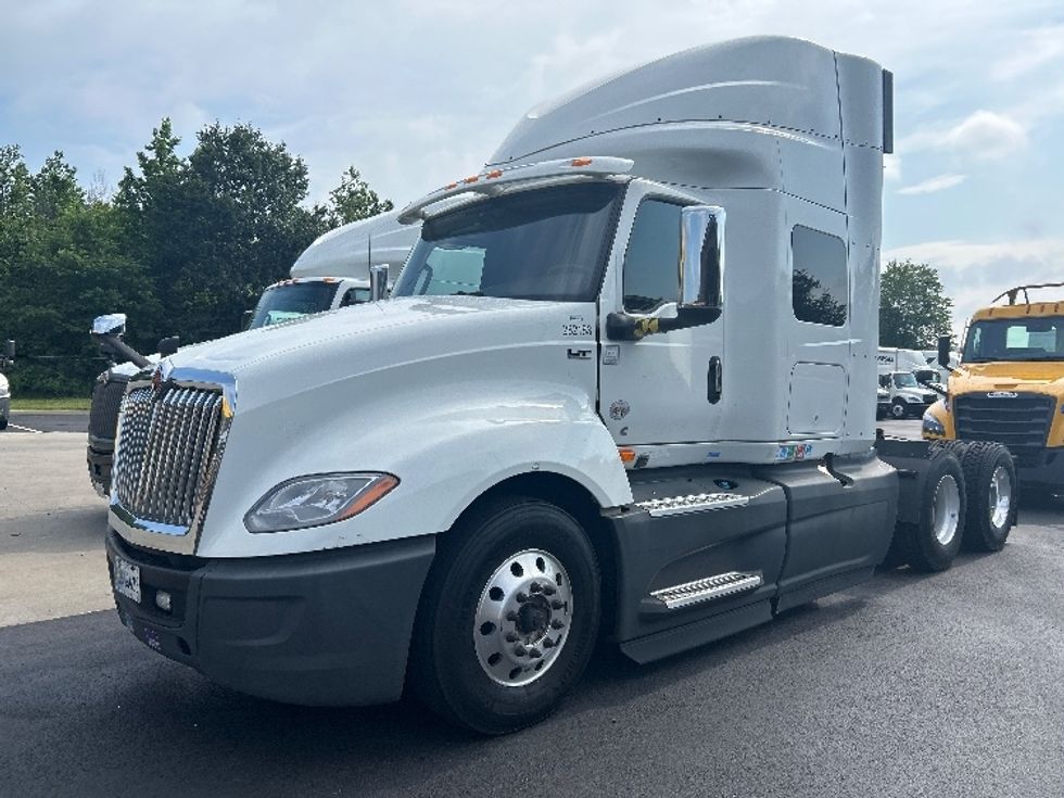 Sleeper Tractor-Heavy Duty Tractors-International-2019-LT625-Cranbury-NJ-547,207\n\t\tmiles-$ 44,000 - Image 3
