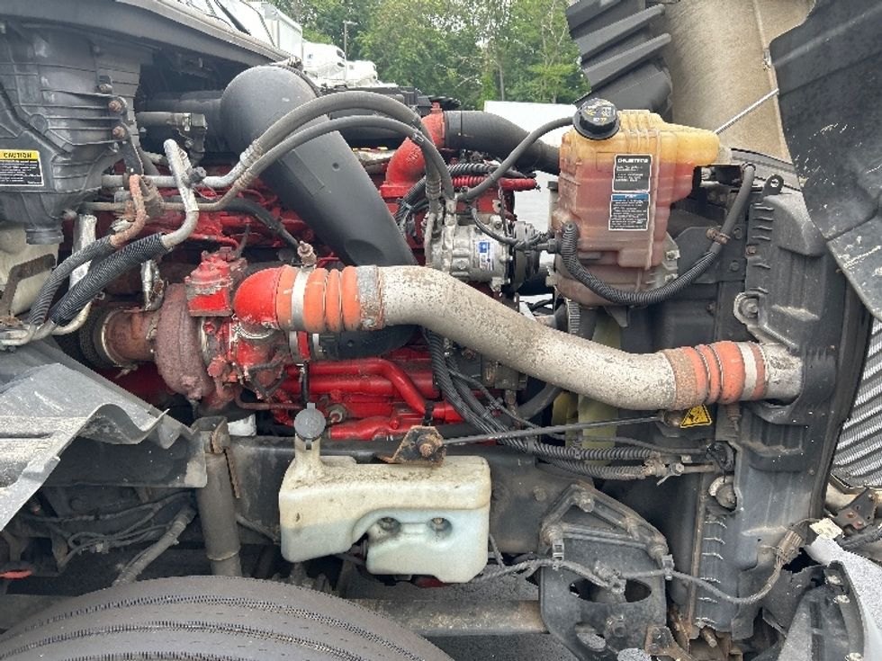 Sleeper Tractor-Heavy Duty Tractors-International-2019-LT625-Dayton-NJ-469,173\n\t\tmiles-$ 43,750 - Image 17