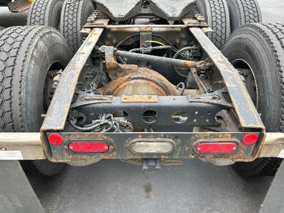 Sleeper Tractor-Heavy Duty Tractors-International-2019-LT625-Dayton-NJ-469,173\n\t\tmiles-$ 43,750 - Image 5