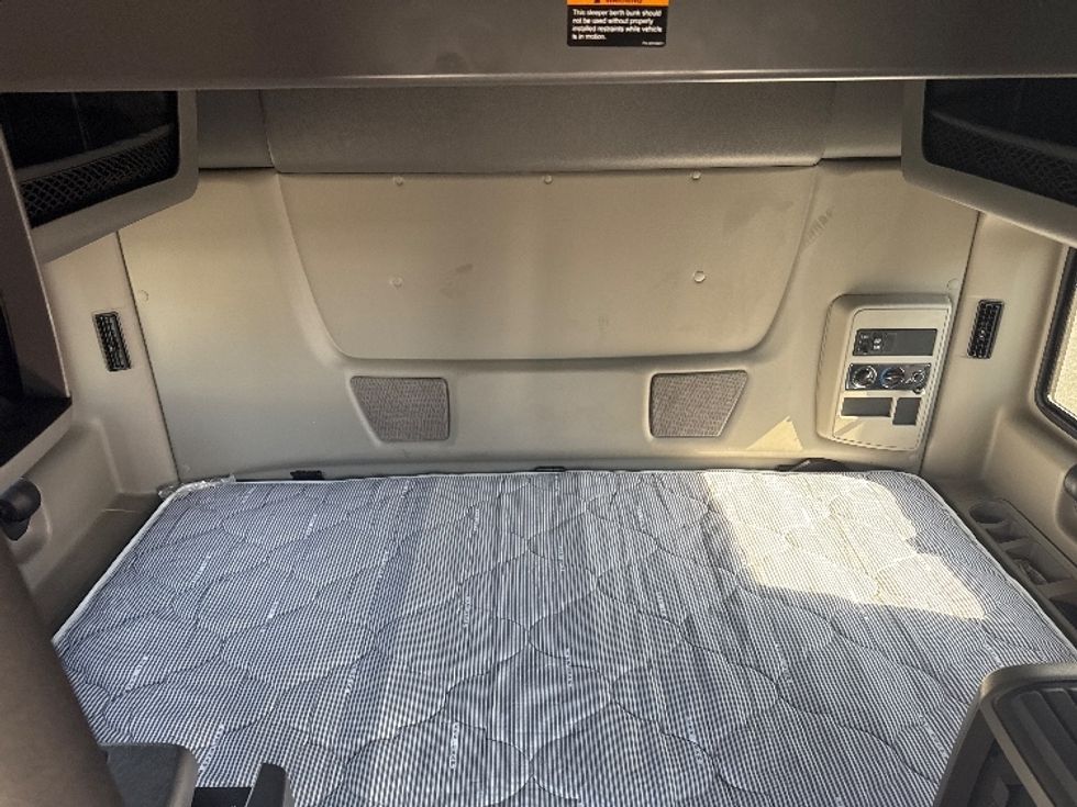 Sleeper Tractor-Heavy Duty Tractors-International-2019-LT625-Decatur-AL-367,325\n\t\tmiles-$ 44,250 - Image 16