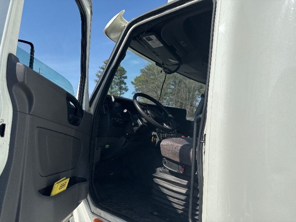 Sleeper Tractor-Heavy Duty Tractors-International-2019-LT625-Decatur-AL-367,325\n\t\tmiles-$ 44,250 - Image 9