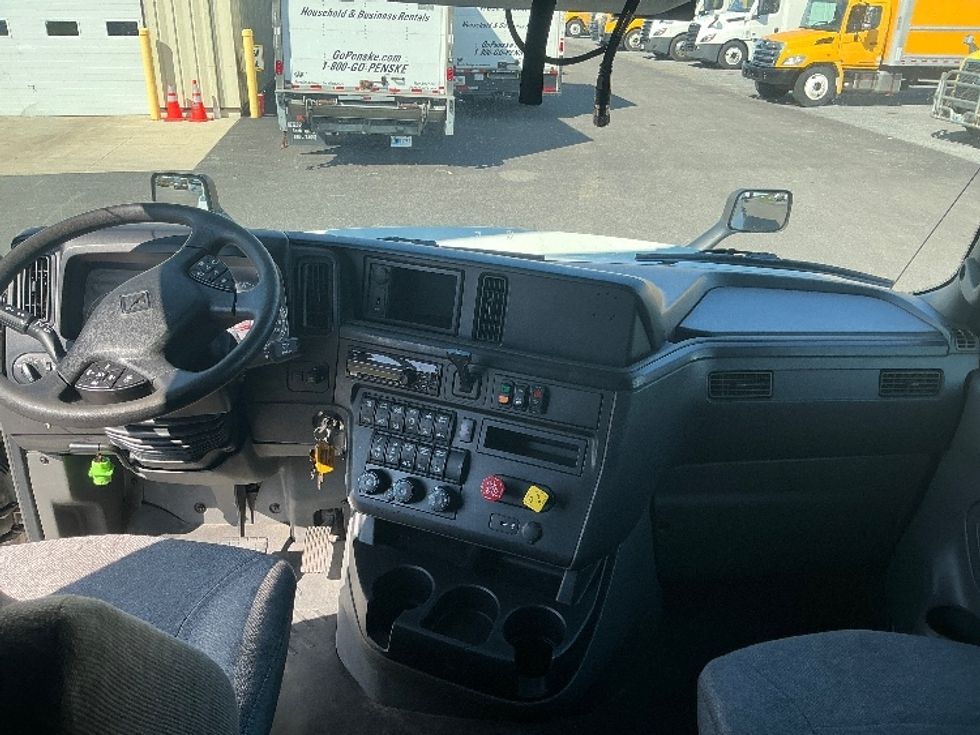 Sleeper Tractor-Heavy Duty Tractors-International-2019-LT625-Duncansville-PA-409,625\n\t\tmiles-$ 43,750 - Image 12