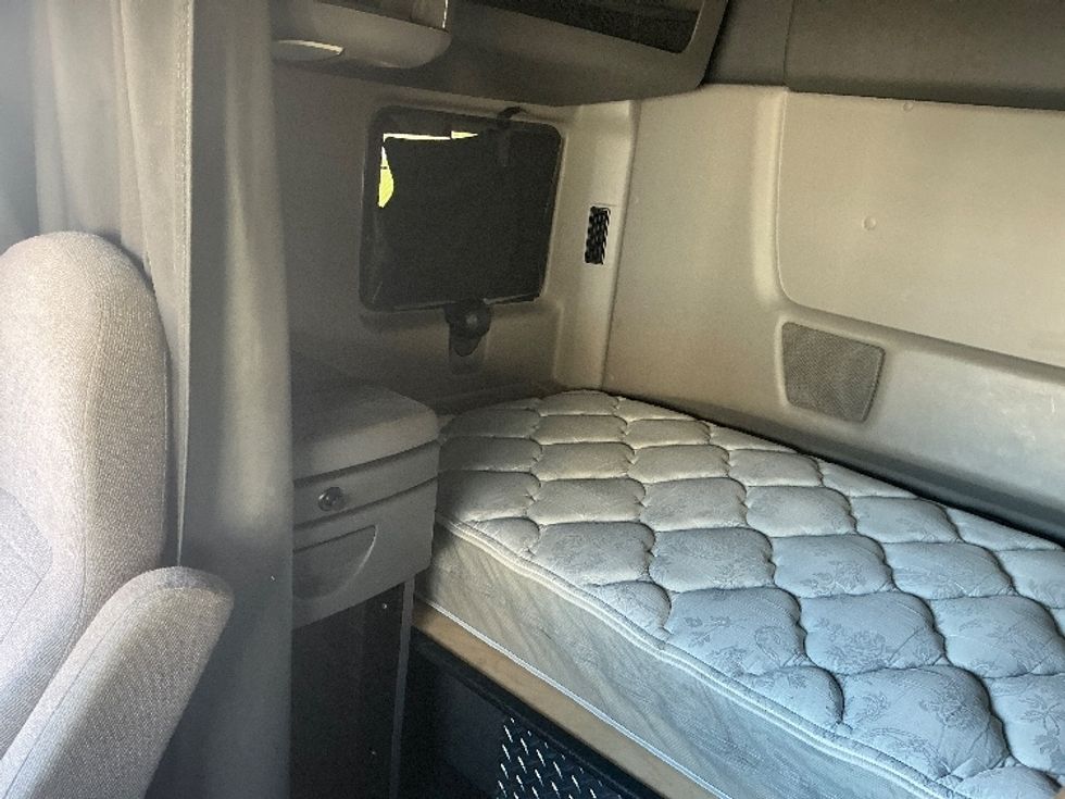 Sleeper Tractor-Heavy Duty Tractors-International-2019-LT625-Duncansville-PA-409,625\n\t\tmiles-$ 43,750 - Image 19