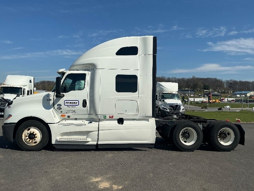 Sleeper Tractor-Heavy Duty Tractors-International-2019-LT625-Duncansville-PA-409,625\n\t\tmiles-$ 43,750 - Image 4