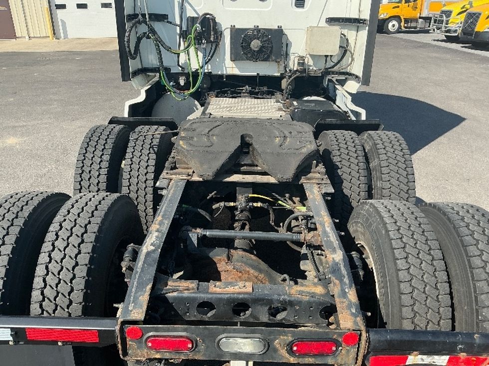 Sleeper Tractor-Heavy Duty Tractors-International-2019-LT625-Duncansville-PA-409,625\n\t\tmiles-$ 43,750 - Image 6